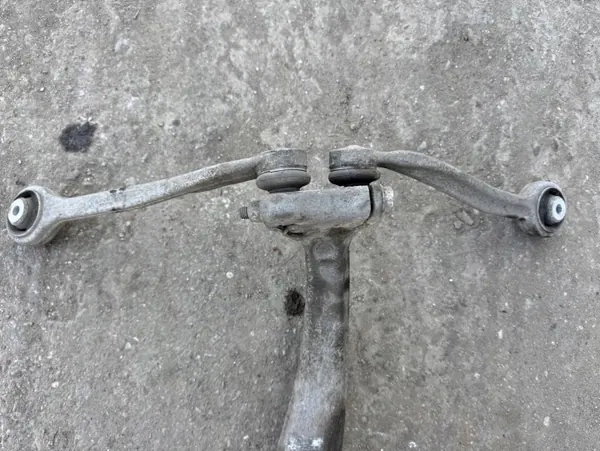 Pivot de direction gauche avant Audi OEM 8K0407257ABS image 3