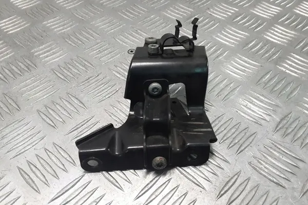 Motorutrymmesdelar VW GOLF VI 1.6L Diesel image 2