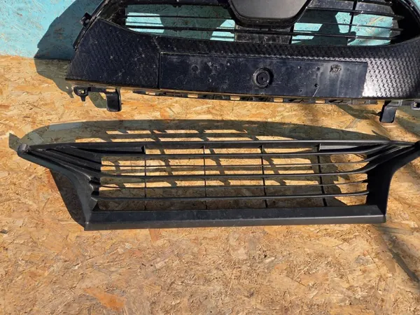 Grille Toyota Yaris IV OEM 53101-0DG60 - Occasion image 6