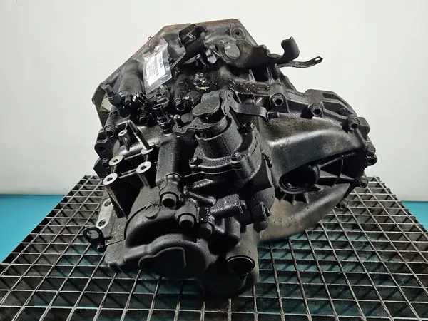 Manuaalivaihteisto 6B 79JA Suzuki SX4 I 06-09 1.9 DDIS image 4