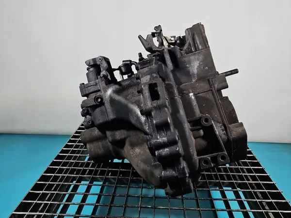 Manuaalivaihteisto 6B 79JA Suzuki SX4 I 06-09 1.9 DDIS image 5