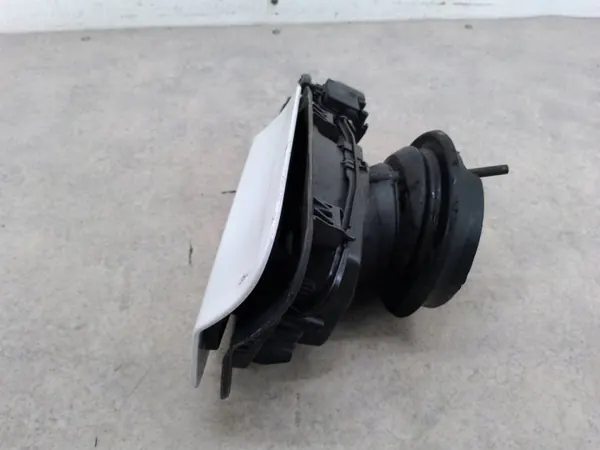 BMW X6 F16 Tankklappe OEM 7297009 - Gebraucht image 8