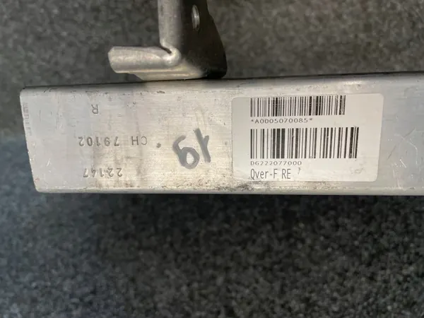 BMW I3 Höger Krockzon Panel OEM D6222077000 image 3