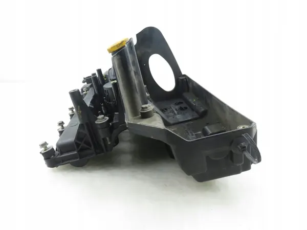 Roverin venttiilikansi OEM 81525835 75 2.0 CDT:lle image 4