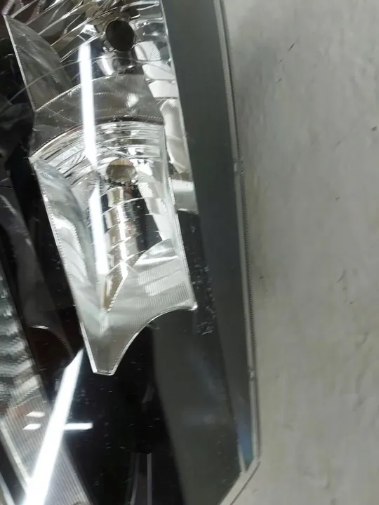 Farol dianteiro direito Skoda Yeti 5L image 5