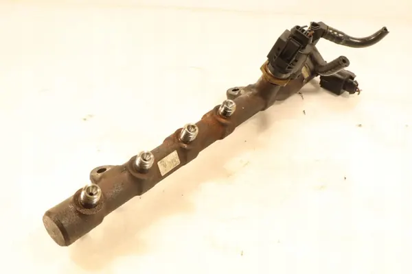 A2C97758000 Bränsleräl Ford Ranger - Begagnad image 4