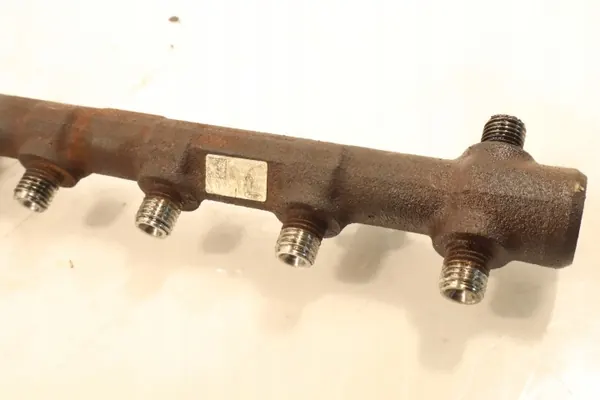 A2C97758000 Bränsleräl Ford Ranger - Begagnad image 7