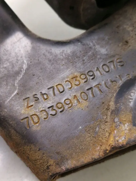 1997 Volkswagen Transporter - Caravelle T4 Engine Mount 7D0399107T image 3