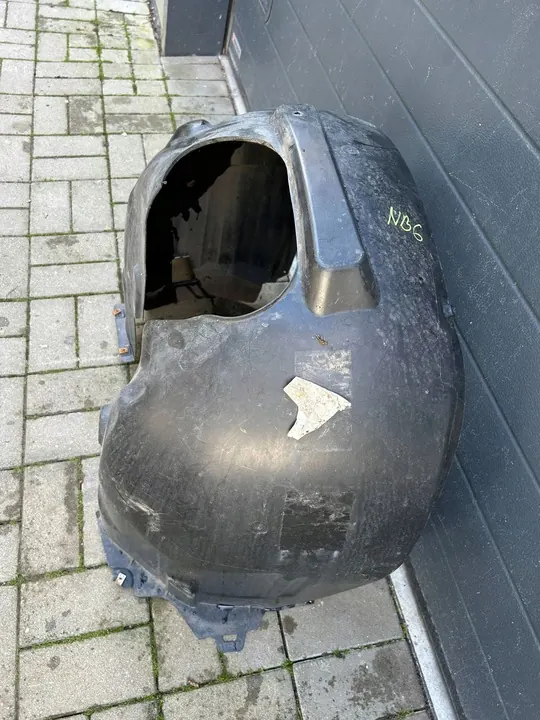 Audi A3 S3 16- oikea etulokasuoja image 3