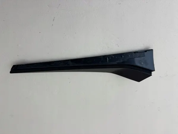 SKODA KAMIQ 19R Garniture de Hayon Droit OEM 658827932 image 10