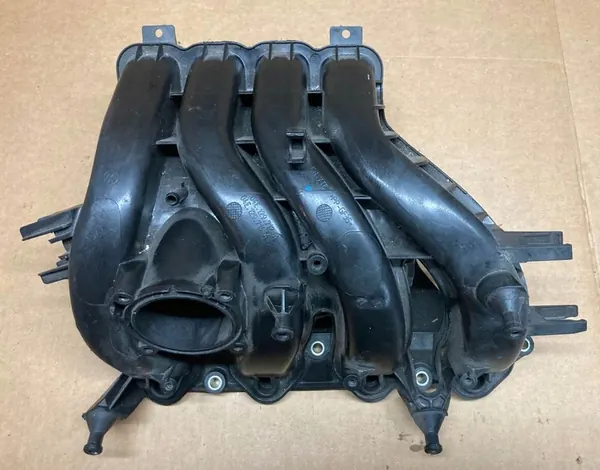 VW Skoda Seat 1.6 MPI Coletor de admissão 04E129712A image 2