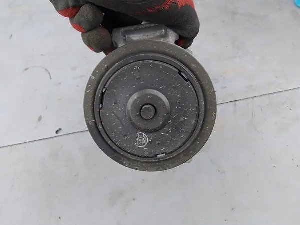 Ilmastointikompressori VW Passat B6 2.0 FSI image 3