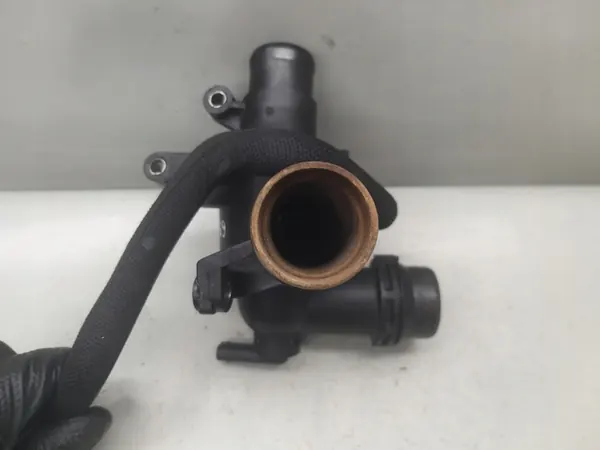 Termostatkåpa W205 C220 2.2 CDI A6512001515 image 7