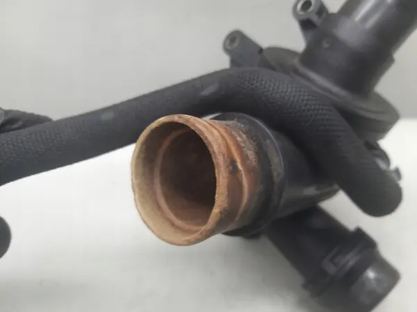 Termostatkåpa W205 C220 2.2 CDI A6512001515 image 9