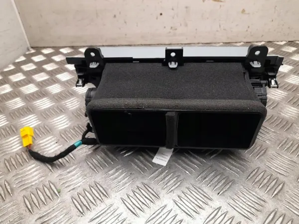 Bocal de ar Polestar 4 OEM 80012775 Usado image 5