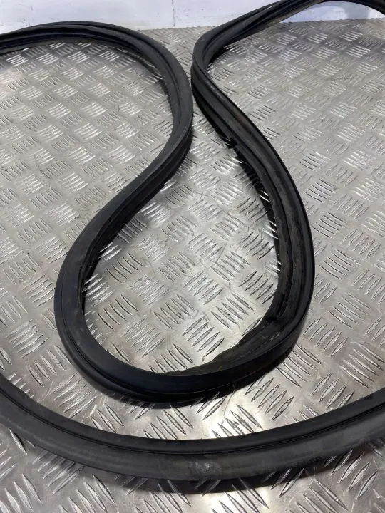 Junta de maletero SsangYong Rexton OEM FOB26803 - Usado image 4
