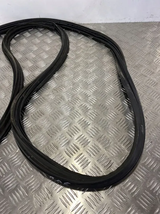 Junta de maletero SsangYong Rexton OEM FOB26803 - Usado image 5