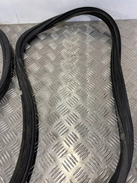 Junta de maletero SsangYong Rexton OEM FOB26803 - Usado image 6