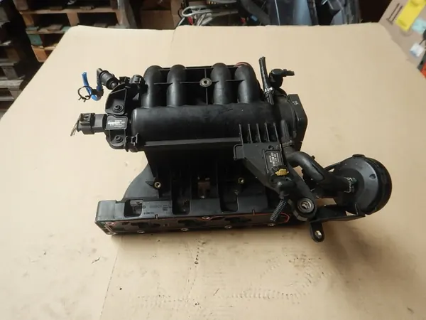 0280611048 Fiat Grande Punto Collecteur d'Admission image 3