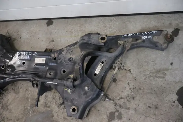 Vorderer Aufhängungsarm OEM SANKI62401G4AA0 - Gebraucht image 6