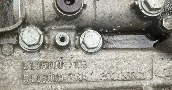 MAN TGX Ölfilterbasis OEM 51050007123 image 4