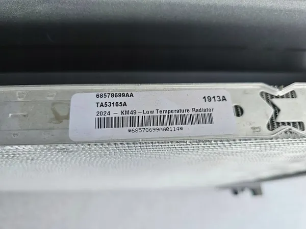 Jeep Grand Cherokee WL Vattenkylare OEM 68578699AA image 5