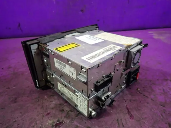 Audi A4 B6 Radio Navigaatio OEM 8E0035192B image 3