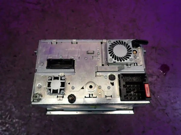 Audi A4 B6 Radio Navigaatio OEM 8E0035192B image 4
