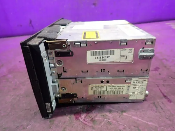 Audi A4 B6 Radio Navigaatio OEM 8E0035192B image 9