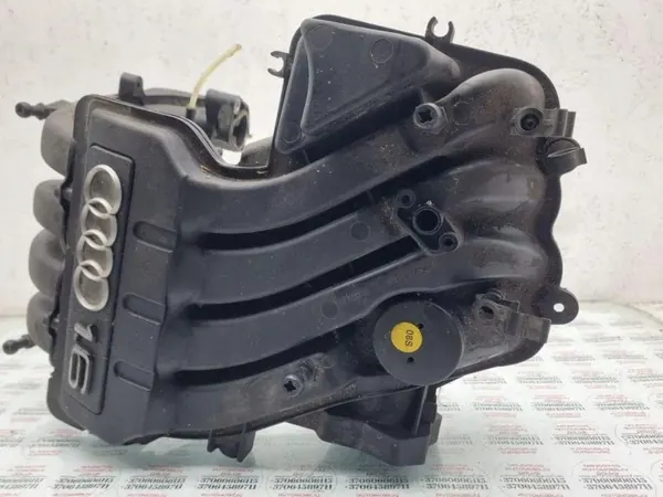 Colector de admisión AUDI A3 8P1 06A133203CT image 5