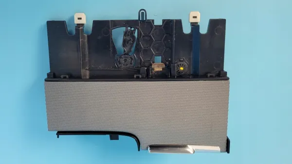Volvo XC60 II mittkonsol askkopp OEM 31694582 image 2
