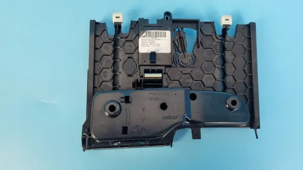 Volvo XC60 II mittkonsol askkopp OEM 31694582 image 3