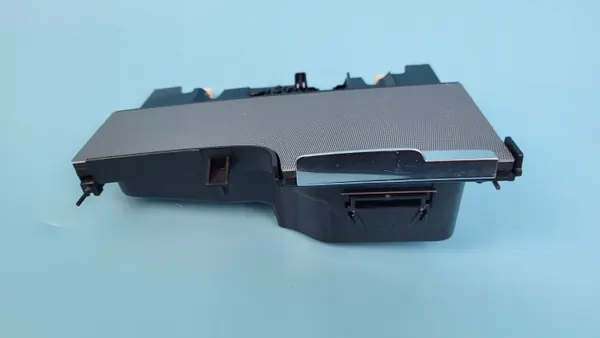 Volvo XC60 II mittkonsol askkopp OEM 31694582 image 4
