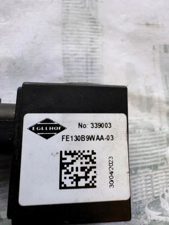 Soupape Climatisation OEM 258696 pour Ford Kuga MK3 image 3