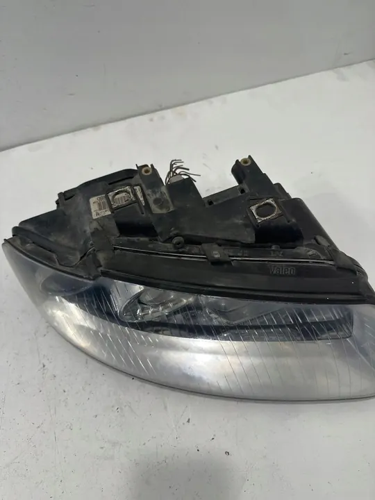Audi A4 B6 Faro Xenón Derecho image 2