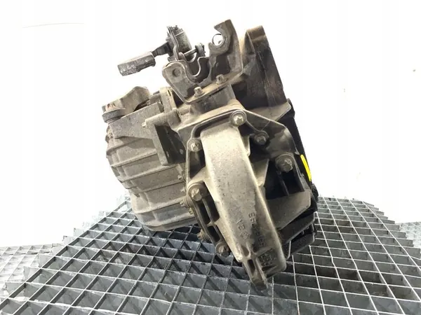 Vaihteisto Opel Zafira B 55192042 1.9 120HV 05-19 image 4