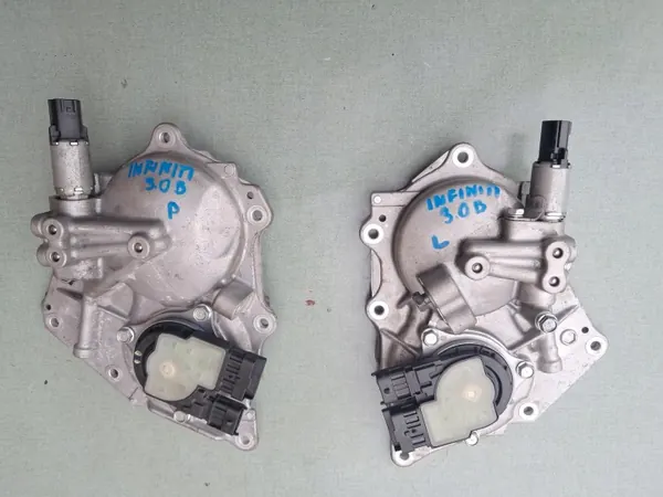 Couvercle Moteur OEM OBUDOWA GŁOWICY INFINITI 3.0 image 2