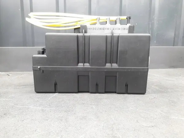 Mercedes W220 central låspump OEM 2208000248 image 3