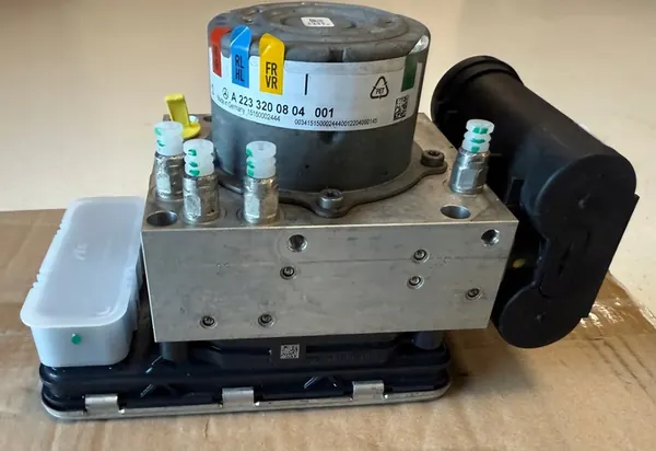 Compresseur Airmatic Mercedes Classe S 223 OEM a2233200804 image 3