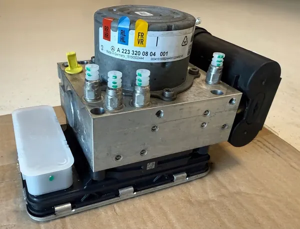 Compresseur Airmatic Mercedes Classe S 223 OEM a2233200804 image 4