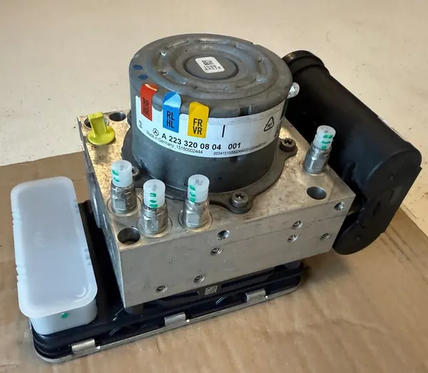 Compresseur Airmatic Mercedes Classe S 223 OEM a2233200804 image 5