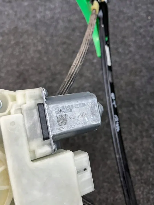 Regulador de janela traseira direita VW Golf VII image 2