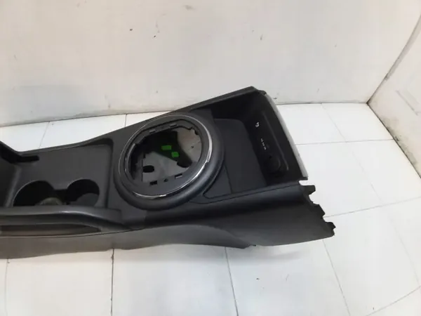 Kia Sportage III middenconsole armsteun SSP13221 image 4