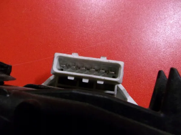 Kaasupoljinpotentiometri OEM 8645176 Volvolle image 3