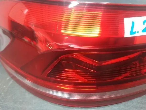 Luz trasera izquierda Volkswagen Touran image 2