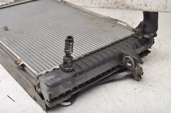 VOLVO 850 2.4 Radiador de agua y AC 3522115 image 5