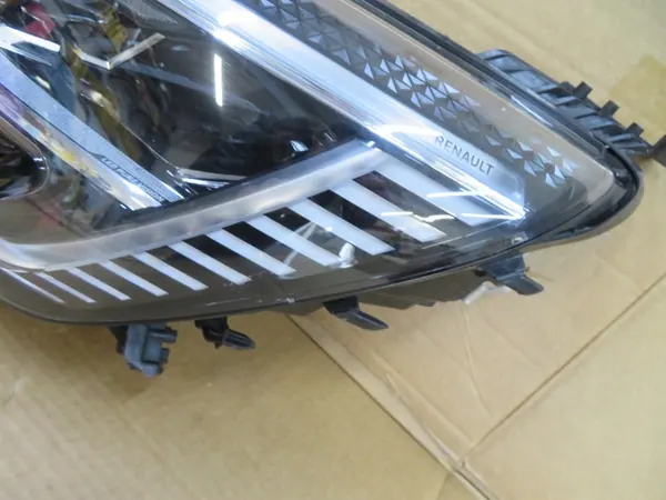 Vasen Ajovalaisin Renault Megane IV Lift Full LED 260608417R image 2