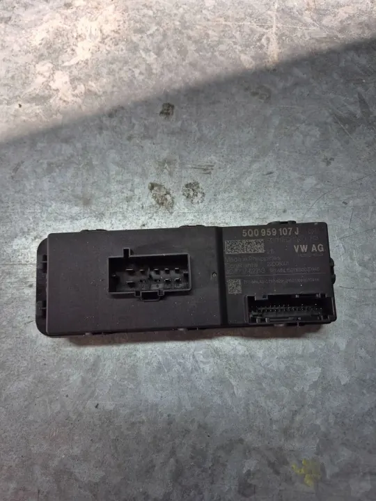 Controlador de compuerta maletero Skoda Superb B8 5Q0959107J image 2