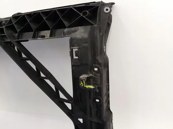 Skoda Fabia Mk3 Etupuskuri 2015 6V0805588G image 6