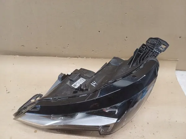 Vasen Etuvalaisin Peugeot 3008 II image 2